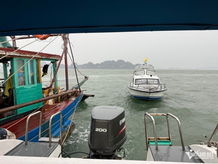 Cập nhật vụ lật tàu ở Quảng Ninh: Vớt được 34 thi thể, Phó Thủ tướng trực tiếp đến hiện trường - 15