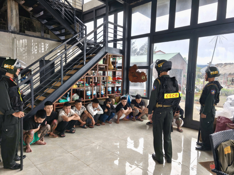 Quảng Ngãi: Triệt xóa tiệc sinh nhật ma túy 28 đối trong homestay -0