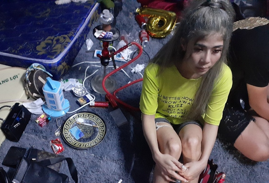 bắt nhóm thanh niên sử dụng ma túy ảnh 1 bat nhom thanh nien su dung ma tuy anh 1